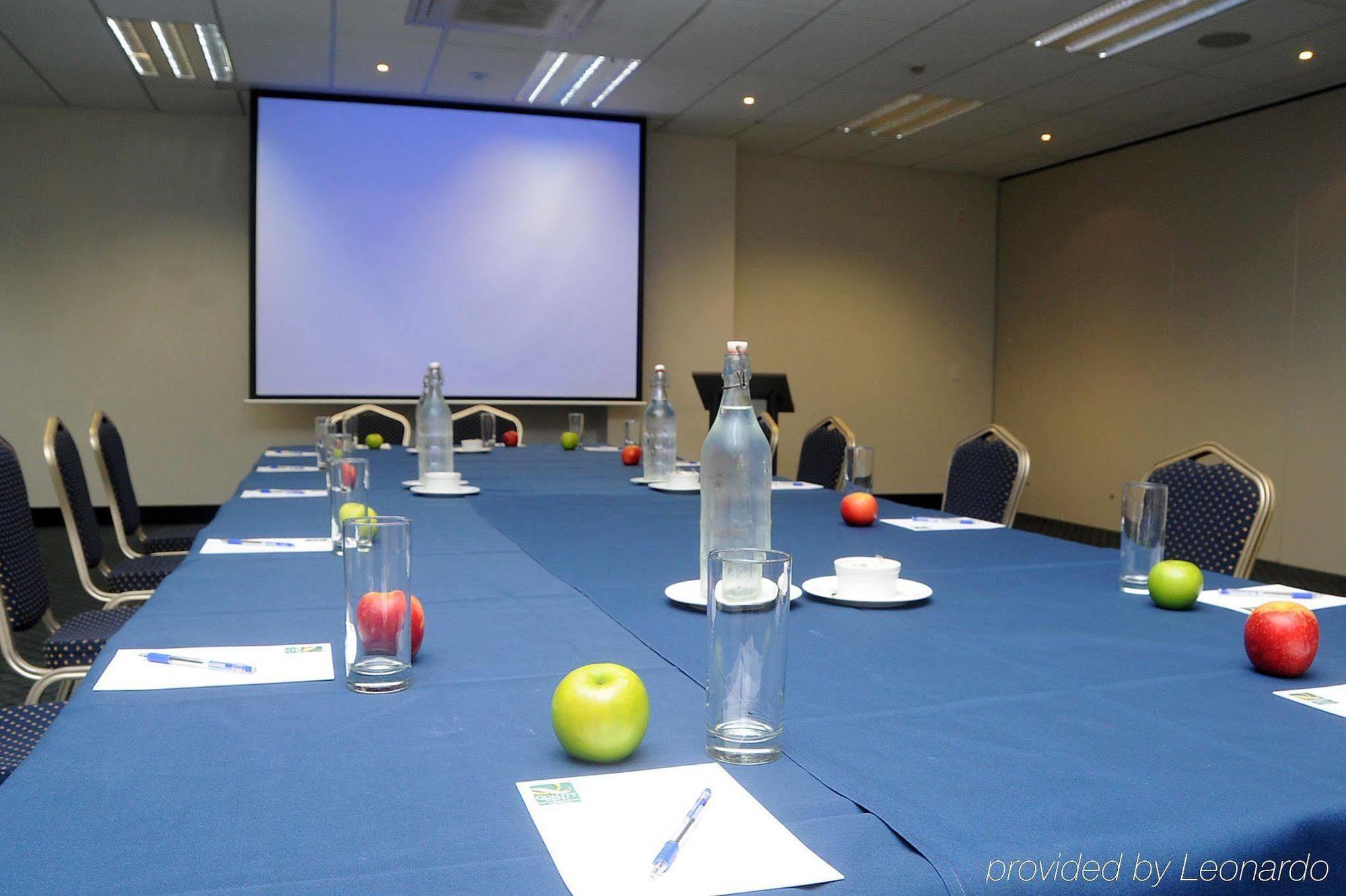 Emerald Hotel Gisborne Bagian luar foto